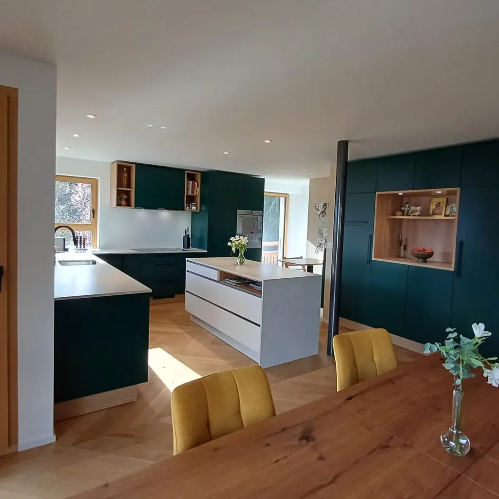 nouvelle-cuisine-sur-mesure-vert-profond-saviese-cuisinella-sion-apres5