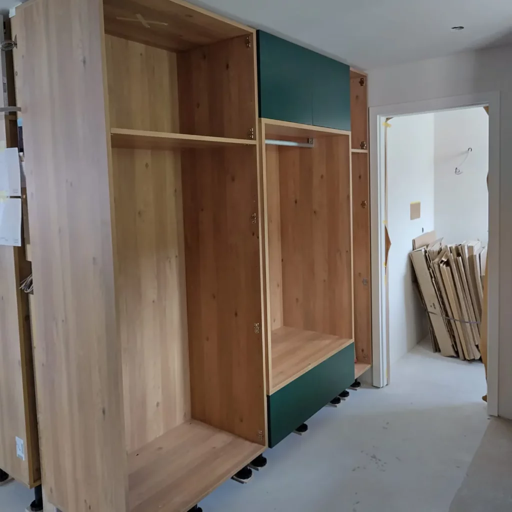 nouvelle-cuisine-sur-mesure-vert-profond-saviese-cuisinella-sion-avant5